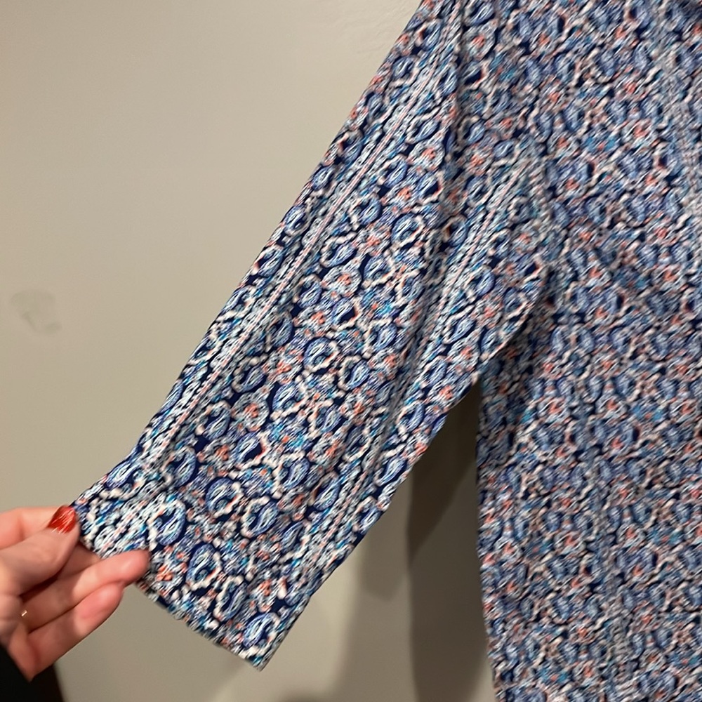 Adorable blouse - Picture 3 of 10